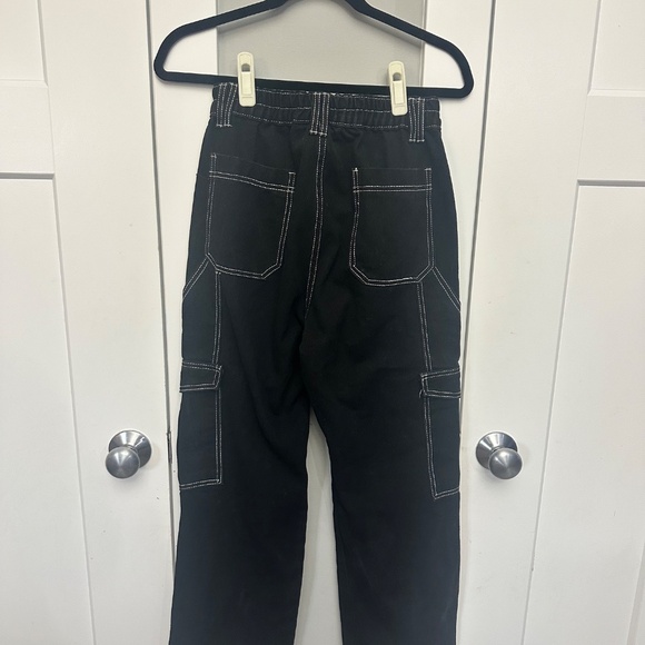 Black elastic cargo pants with white stitching - Picture 2 of 8